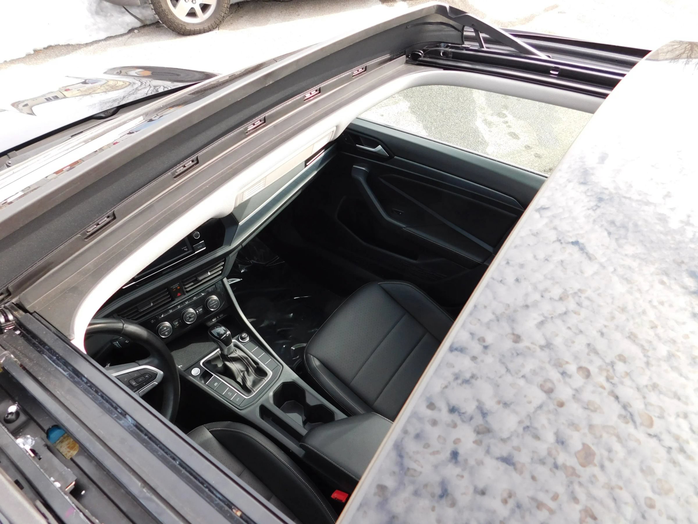 Used 2024 Volkswagen Jetta SE FWD image 11