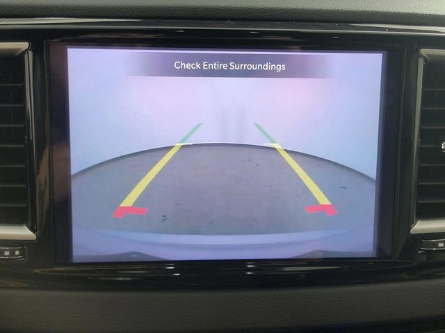 Used 2024 Chrysler Pacifica Touring-L FWD image 33