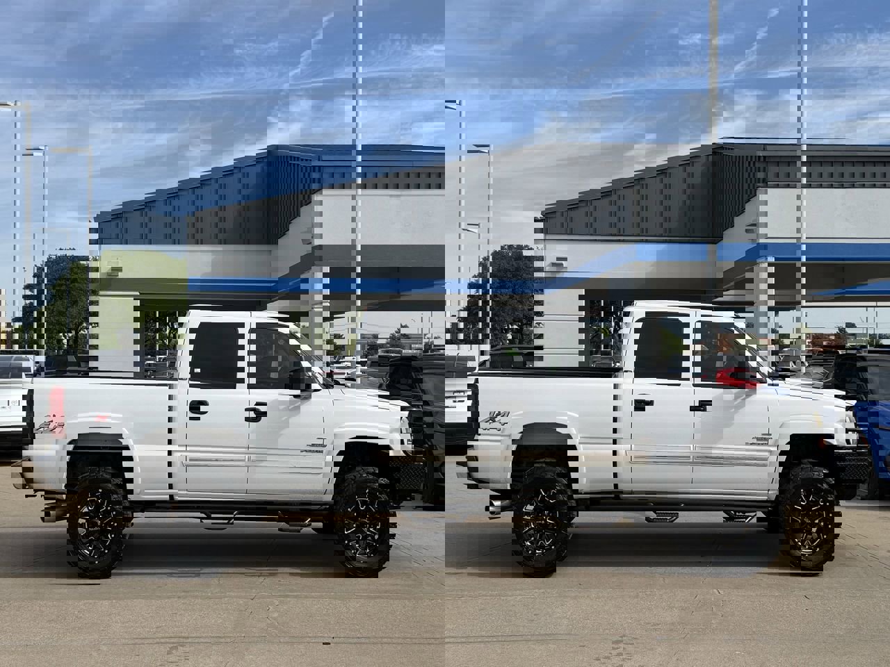 Used 2004 Chevrolet Silverado 2500 LS w/ Heavy-Duty Power Package image 3