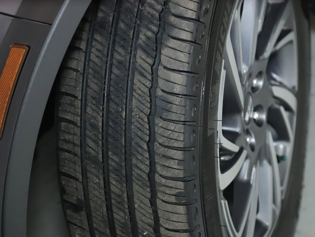 Certified 2023 Lincoln Corsair AWD image 35