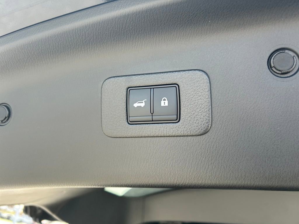 Used 2023 Nissan Armada SL w/ Midnight Edition Package image 18