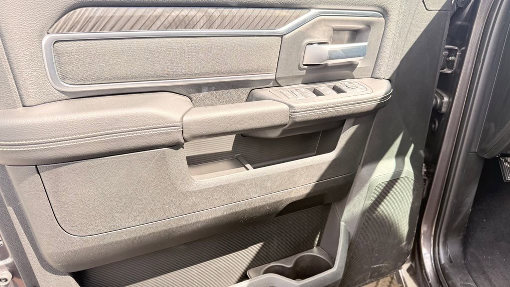 New 2026 RAM 3500 Big Horn AWD/4WD image 13
