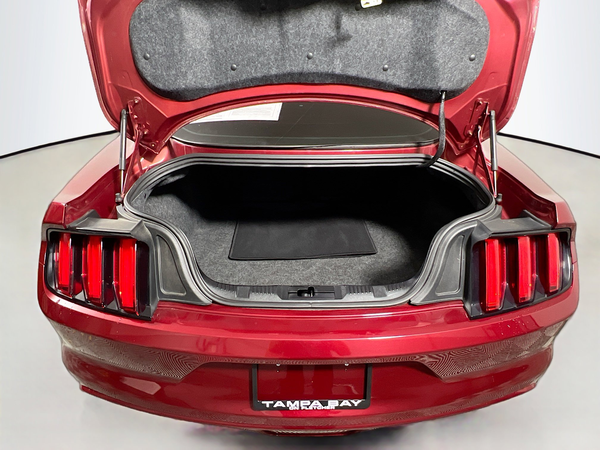 Used 2017 Ford Mustang Coupe image 34