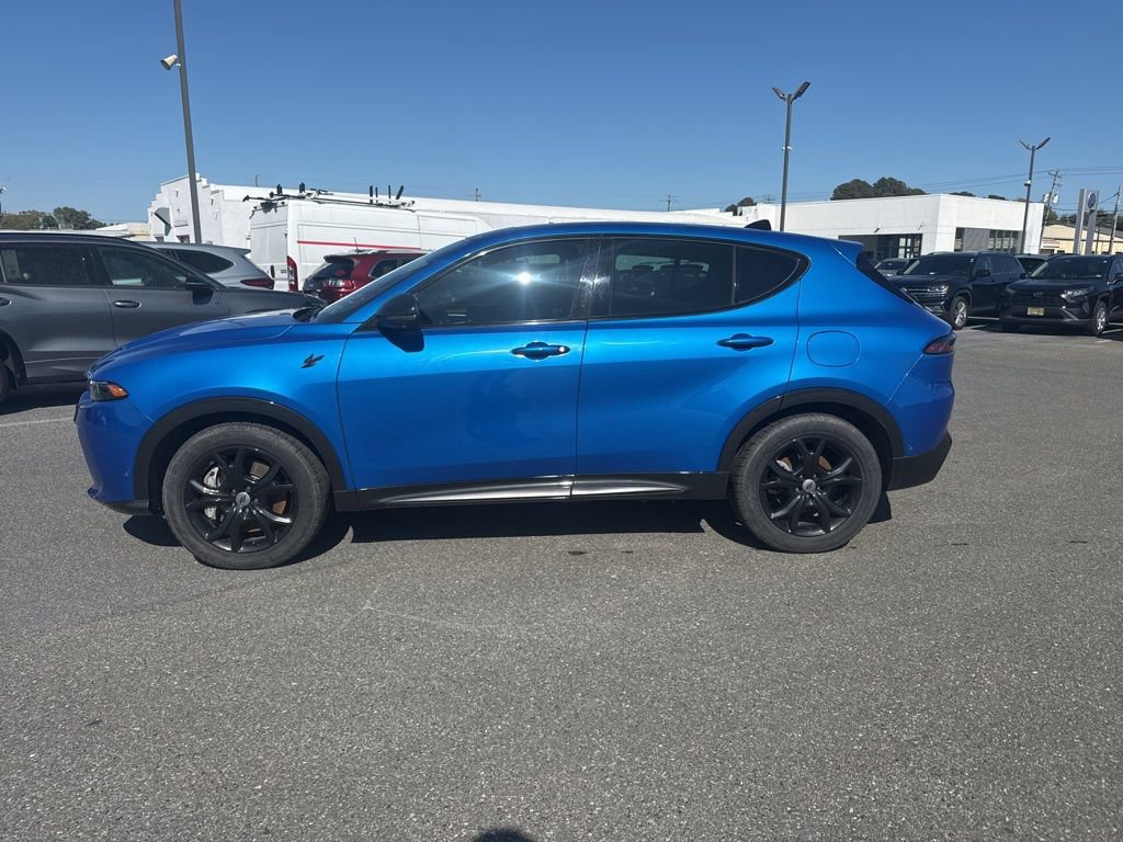 Used 2024 Dodge Hornet R/T Plus w/ Tech Pack Plus w/o Parking AWD/4WD image 2