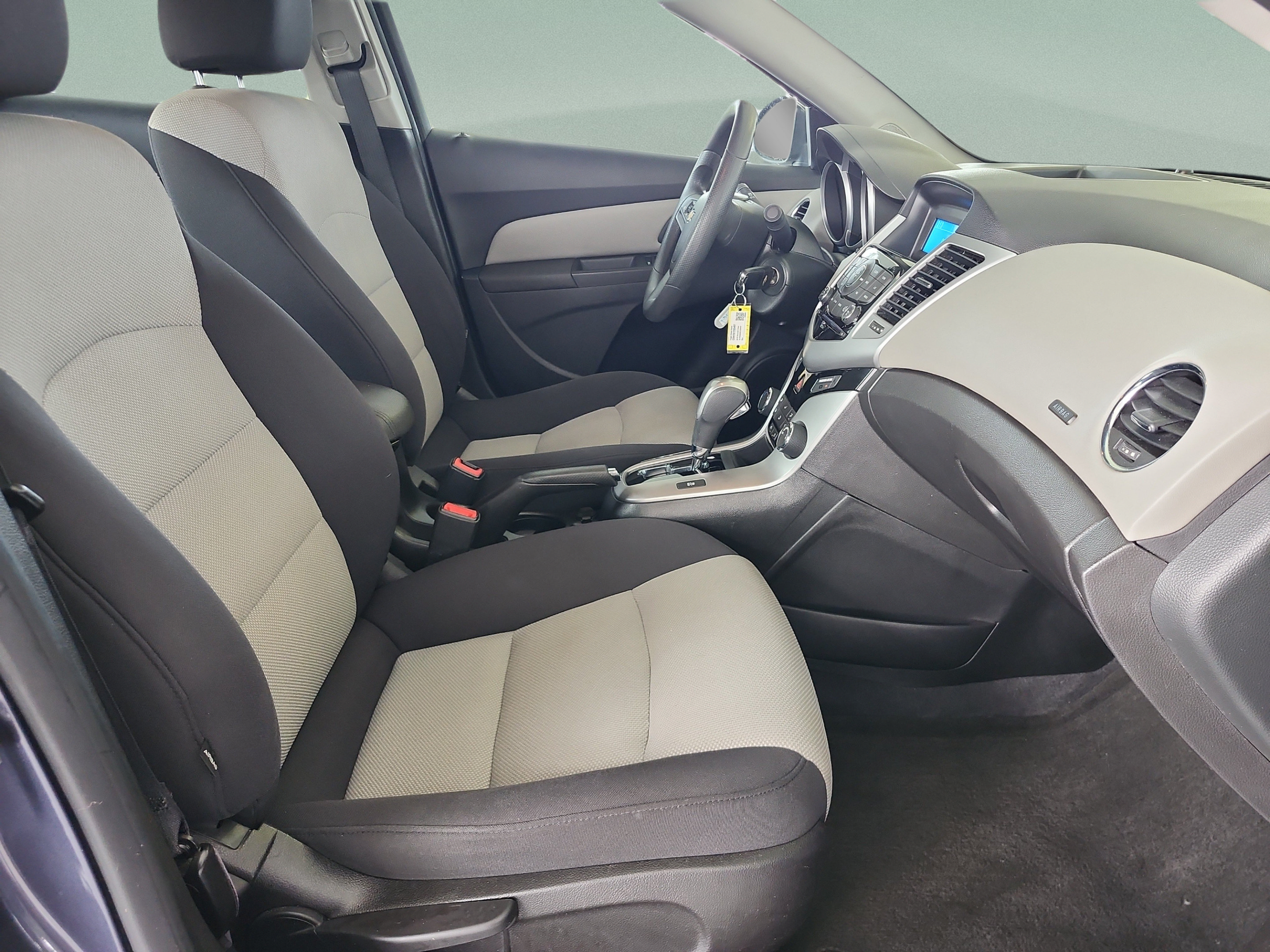 Used 2013 Chevrolet Cruze LS FWD image 21