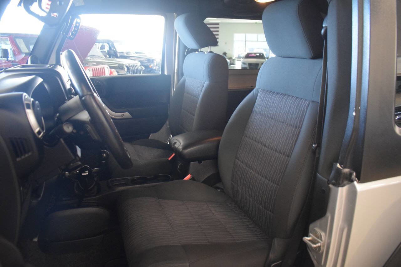 Used 2011 Jeep Wrangler Rubicon w/ Trailer Tow Group image 53