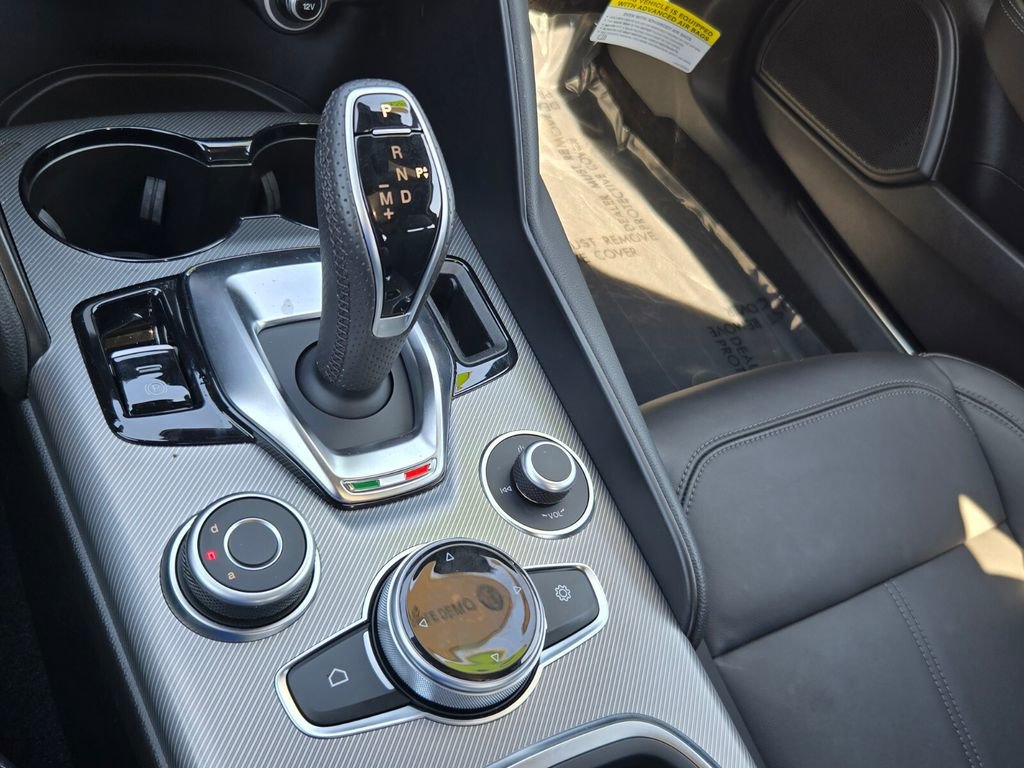 New 2025 Alfa Romeo Giulia w/ Driving Assist Package image 12