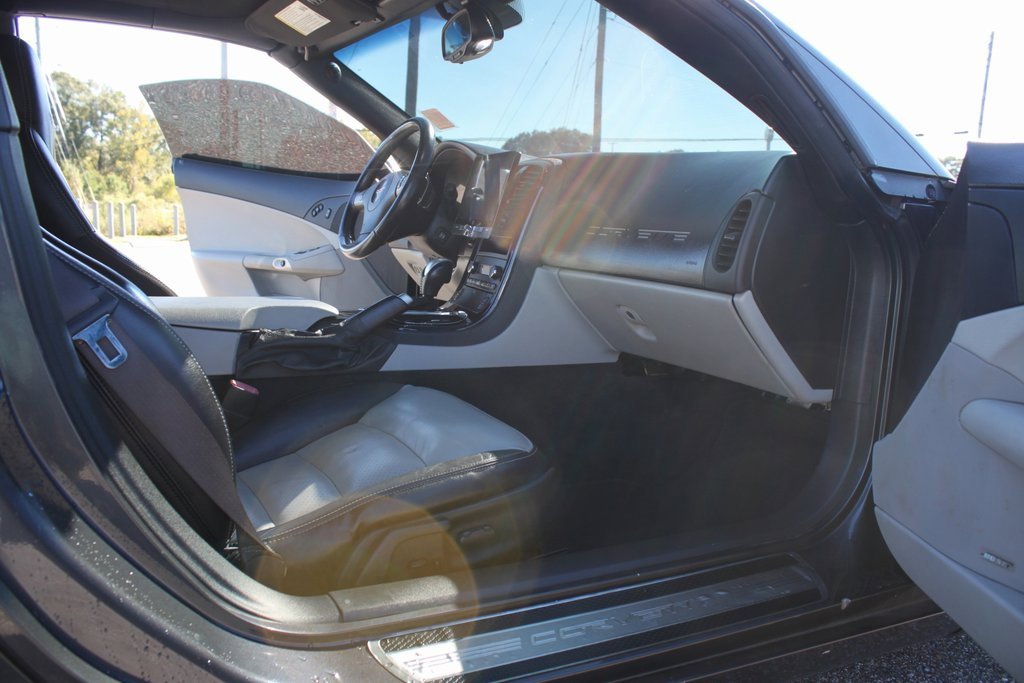 Used 2009 Chevrolet Corvette Base 2D Convertible w/ Preferred Equipment Group image 11