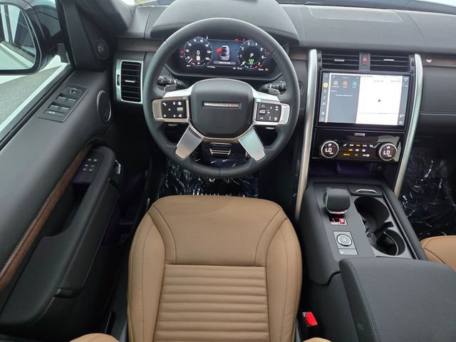 New 2025 Land Rover Discovery Dynamic SE image 12