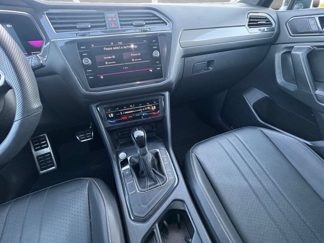 Used 2022 Volkswagen Tiguan SE R-Line FWD image 3