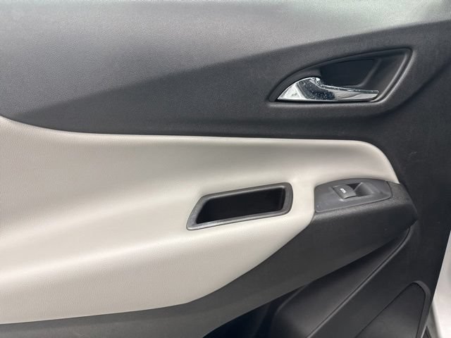 Used 2018 Chevrolet Equinox LS FWD image 23