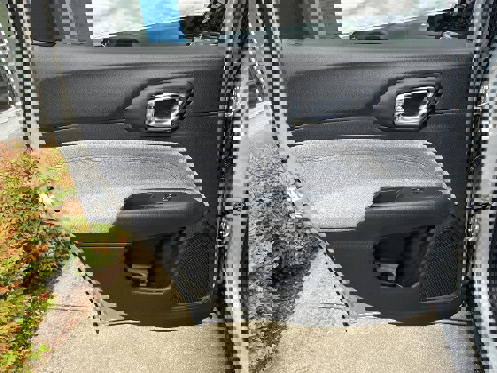 New 2025 Jeep Compass Sport image 11