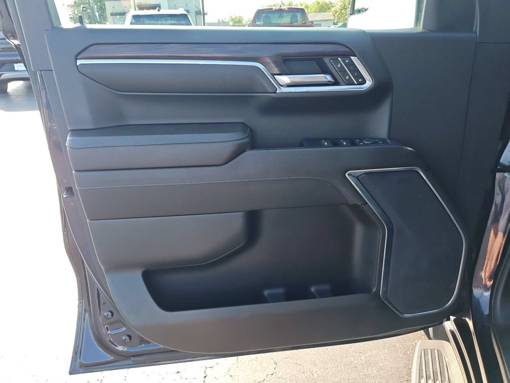 Used 2024 GMC Sierra 1500 SLT AWD/4WD image 12