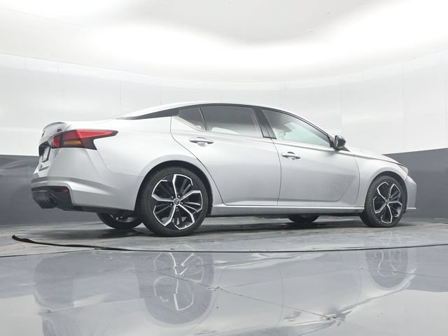 Used 2023 Nissan Altima 2.5 SR FWD image 40