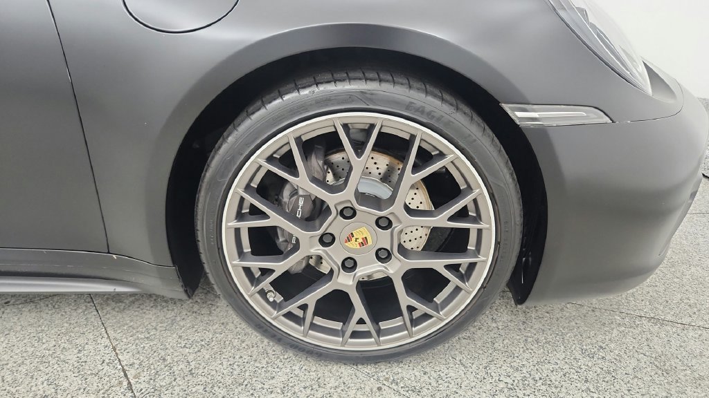 Used 2020 Porsche 911 Carrera RWD image 23