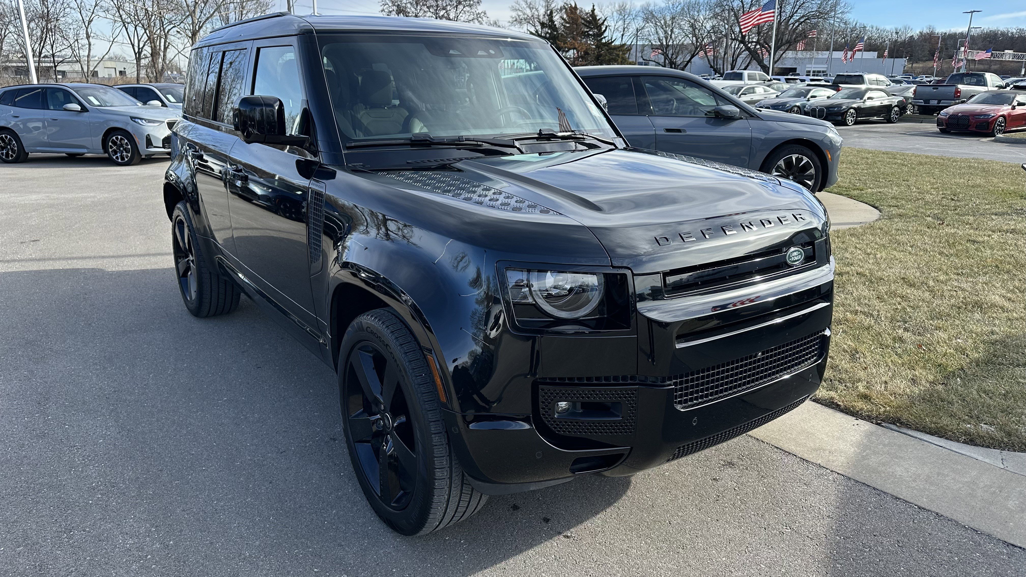 Used 2024 Land Rover Defender 110 X-Dynamic SE image 2