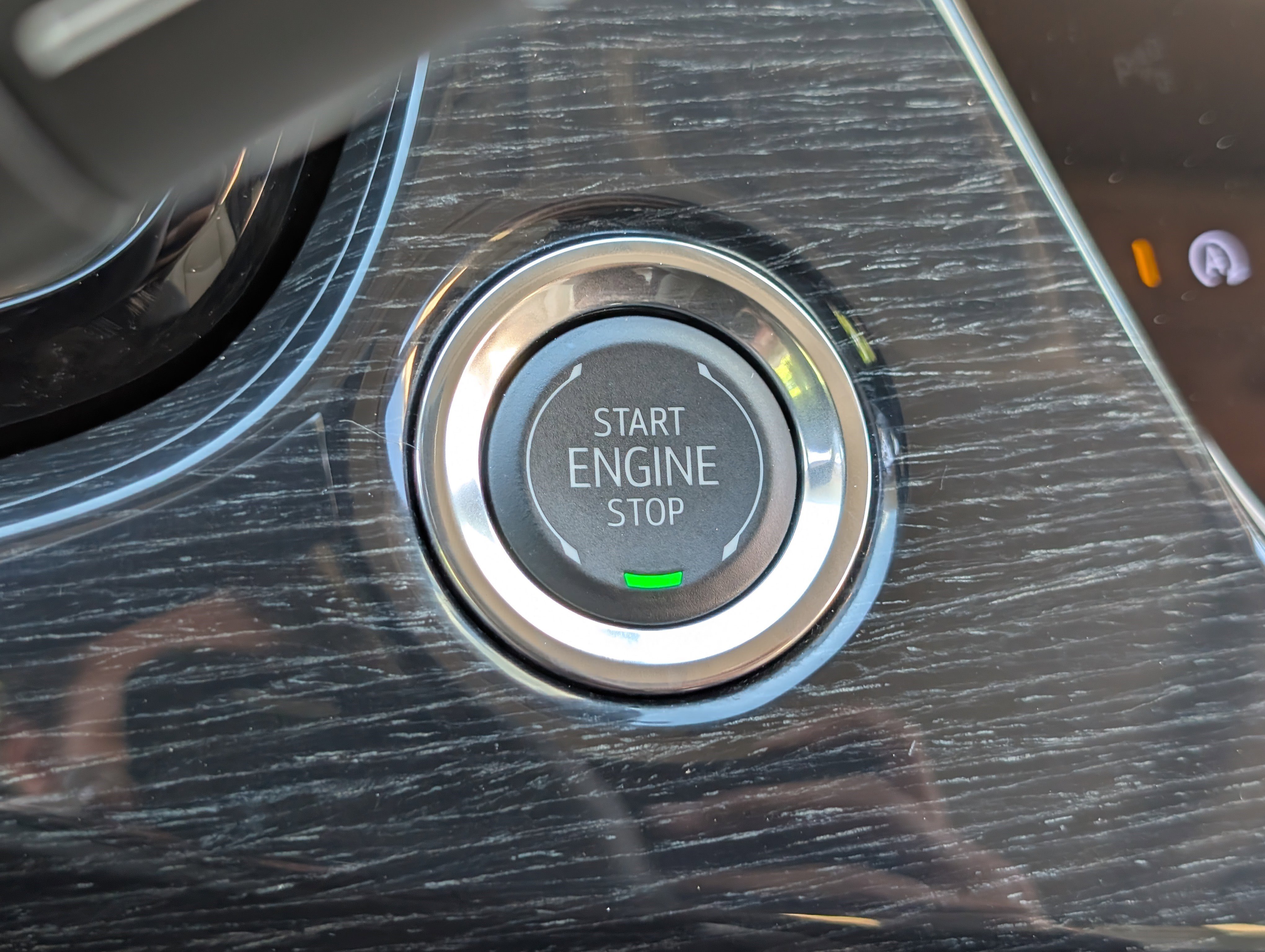 Used 2025 Cadillac XT6 Premium Luxury FWD image 34