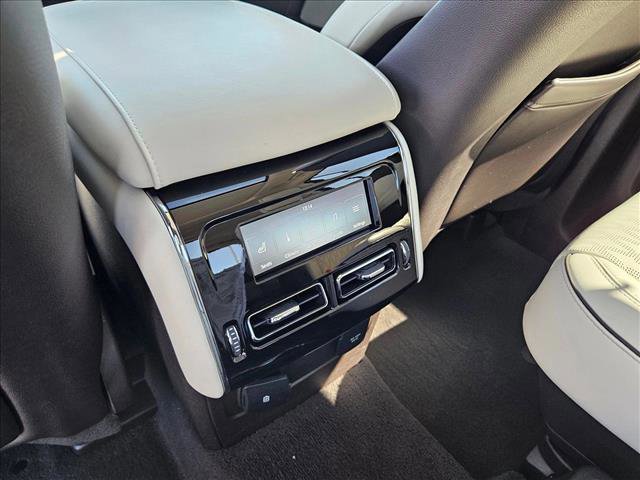 Used 2022 Lincoln Aviator Black Label w/ Class IV Trailer Tow Package image 17