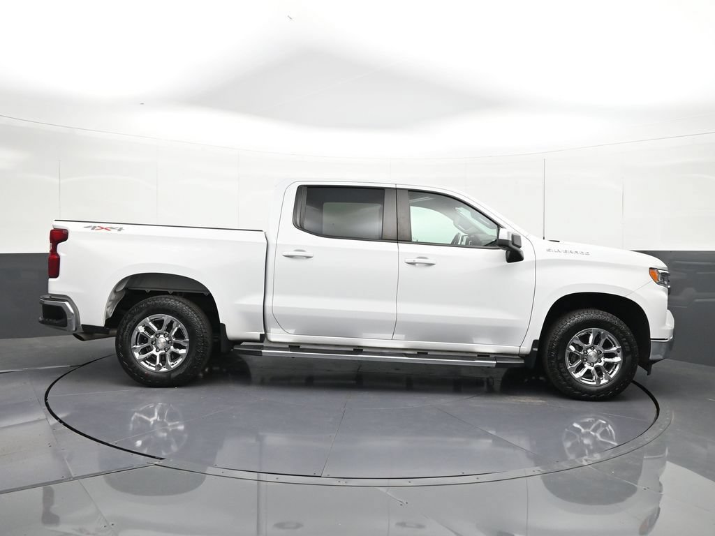 Used 2022 Chevrolet Silverado 1500 LT AWD/4WD image 6