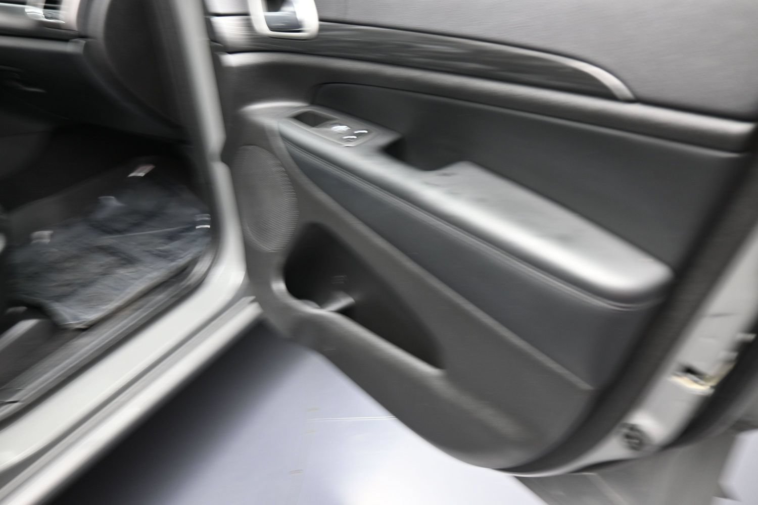 Used 2021 Jeep Grand Cherokee Laredo X AWD/4WD image 22