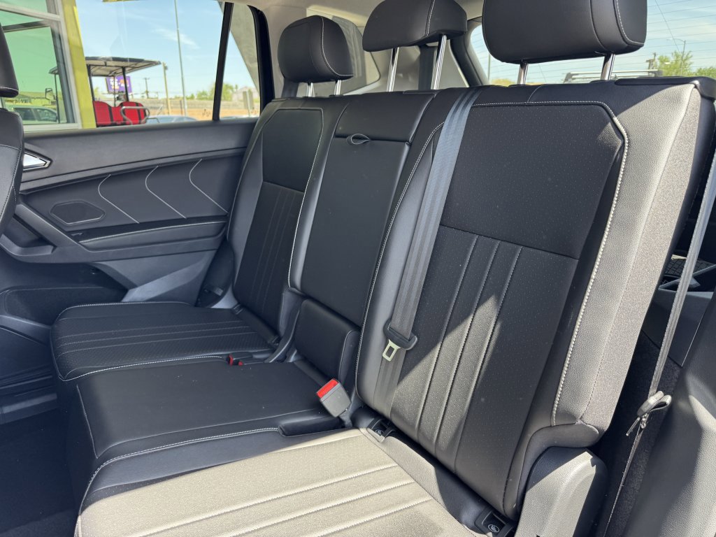 Used 2023 Volkswagen Tiguan SE image 35