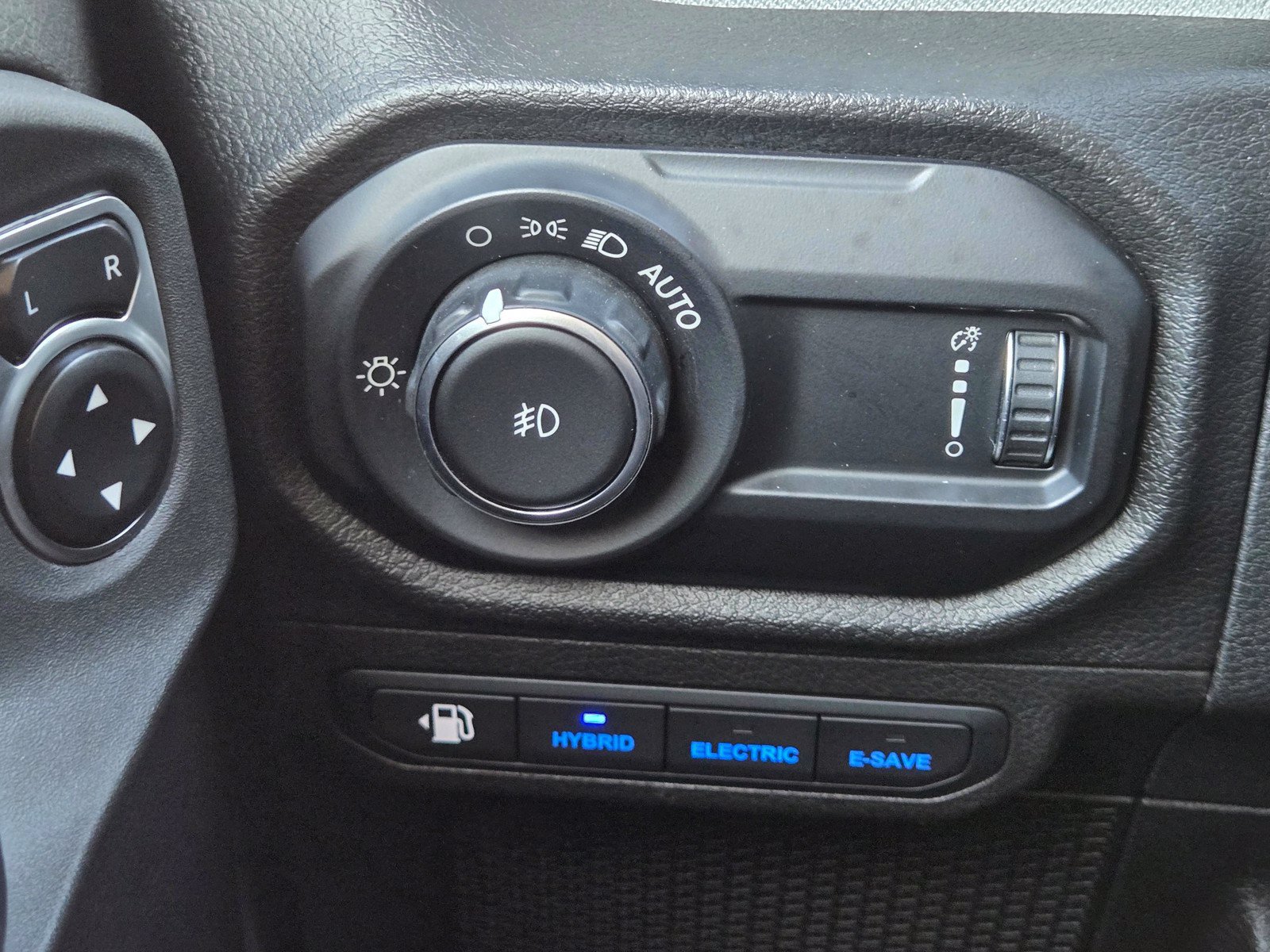 Used 2024 Jeep Wrangler Unlimited AWD/4WD image 27
