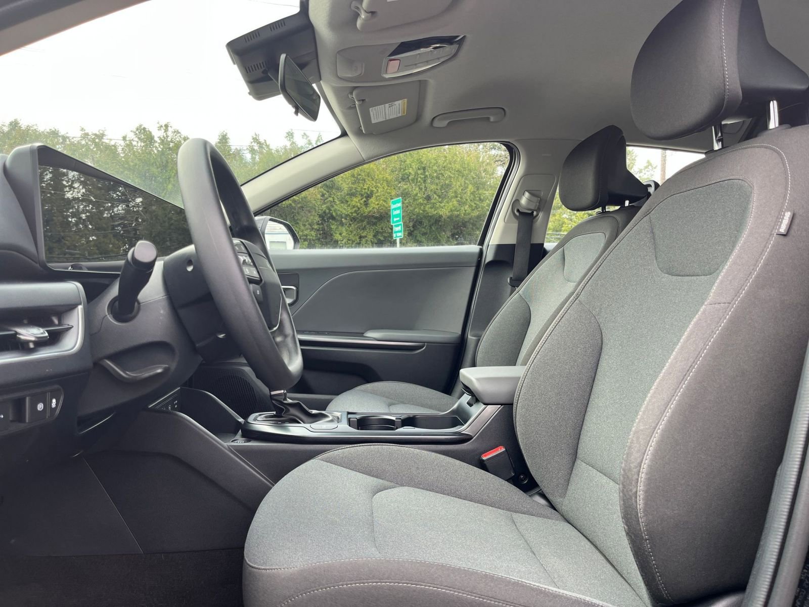 Used 2025 Kia K4 LXS image 25