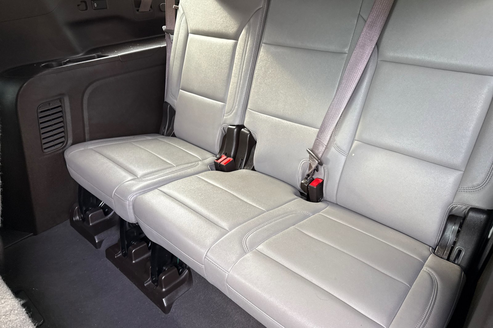 Used 2024 Chevrolet Suburban LT image 19