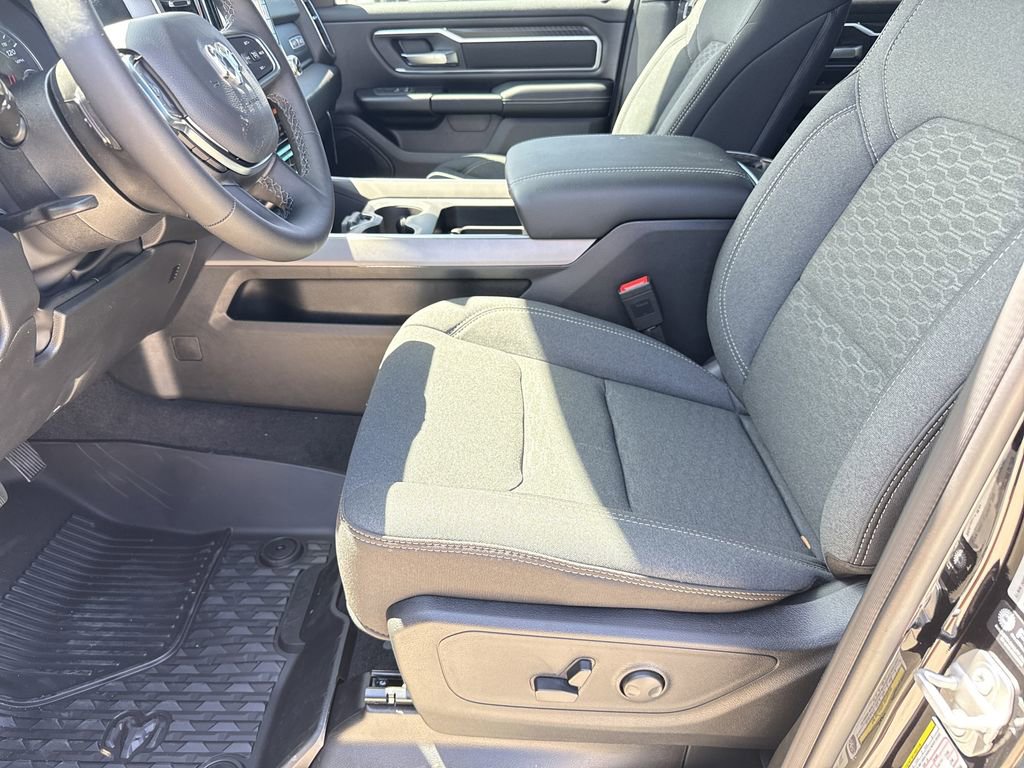 New 2026 RAM 1500 4x4 Crew Cab image 12