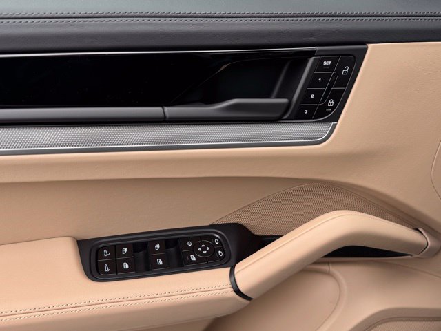New 2026 Porsche Cayenne Coupe AWD/4WD image 14