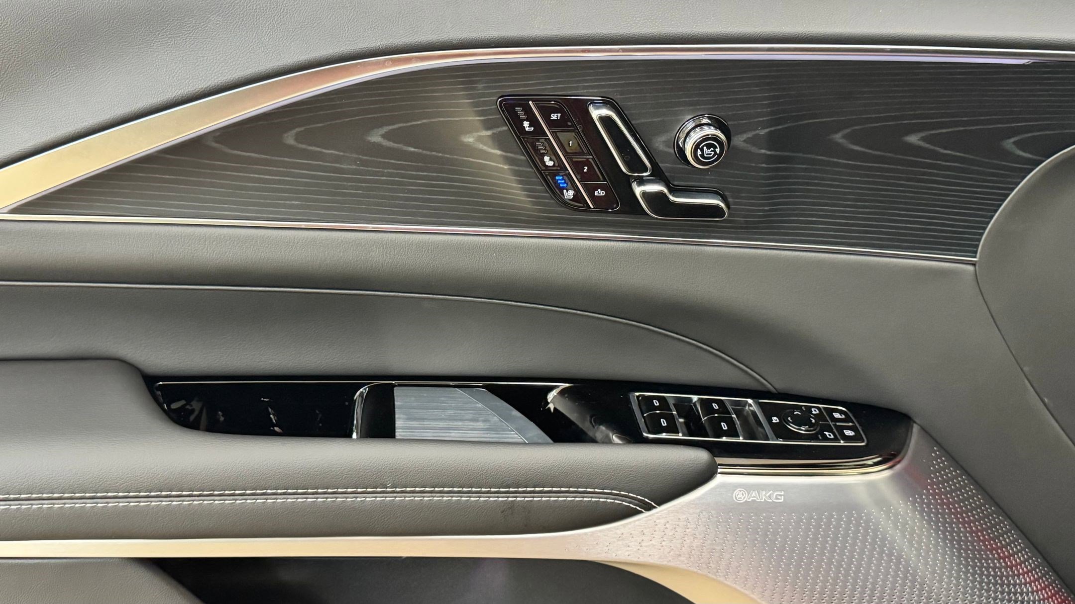 New 2026 Cadillac Lyriq V image 14