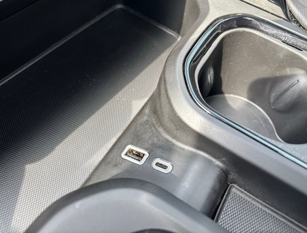 Used 2023 GMC Sierra 1500 AT4 w/ Technology Package image 32