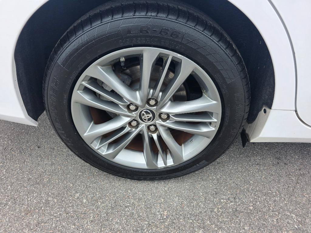 Used 2015 Toyota Camry SE FWD image 21