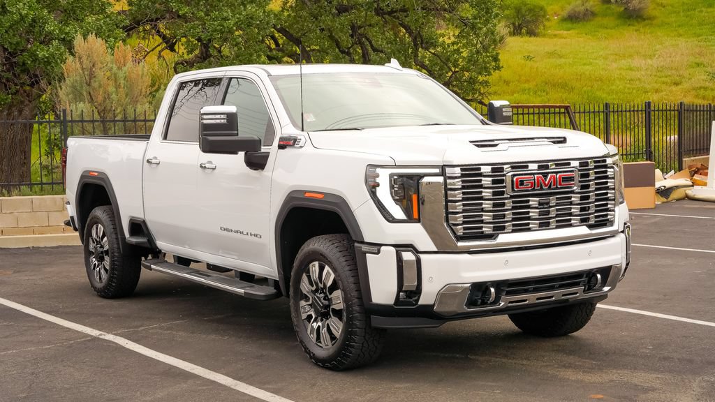 New 2026 GMC Sierra 2500 Denali w/ Denali Reserve Package AWD/4WD image 6
