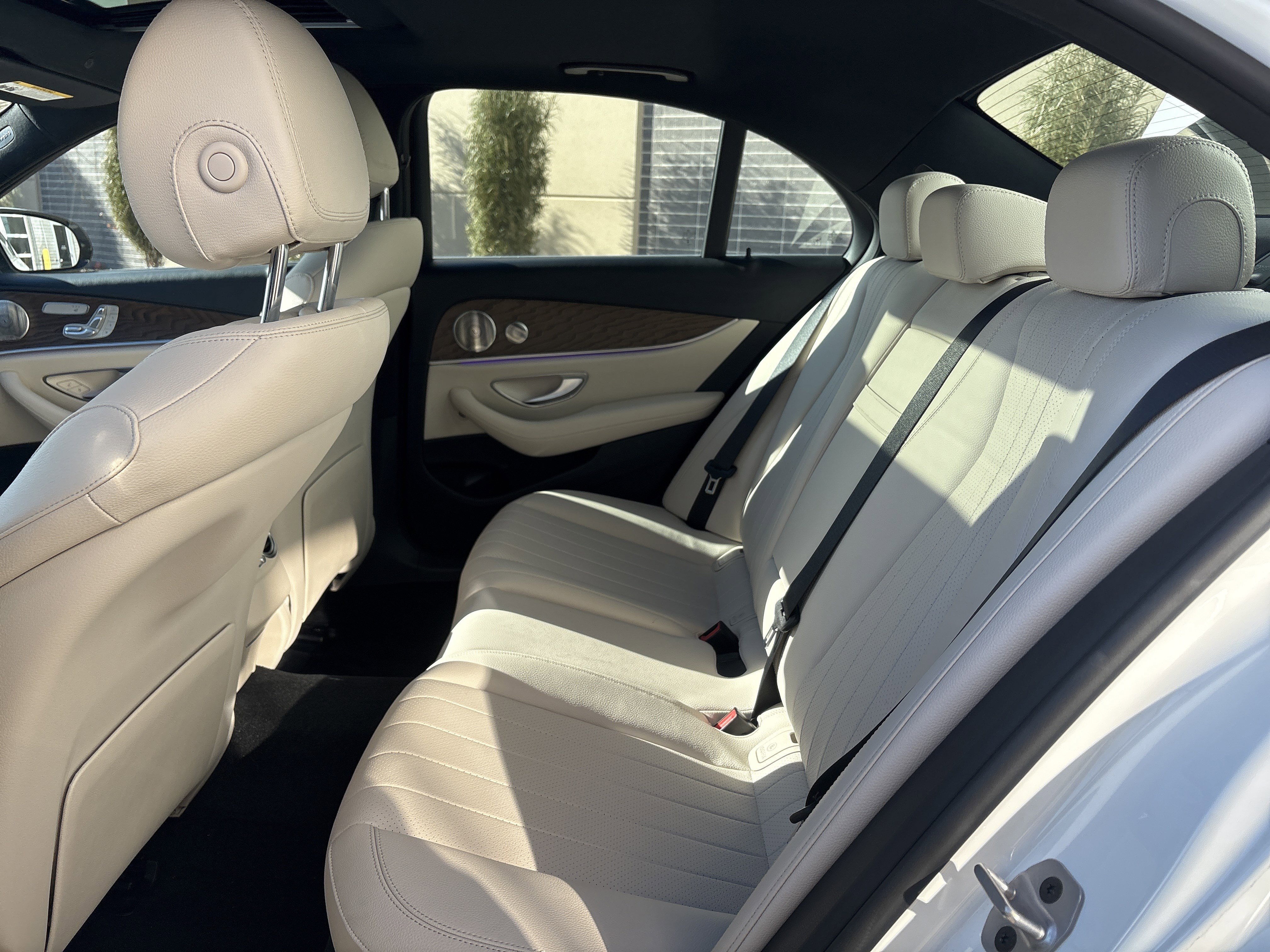 Used 2023 Mercedes-Benz E 350 4MATIC Sedan image 31