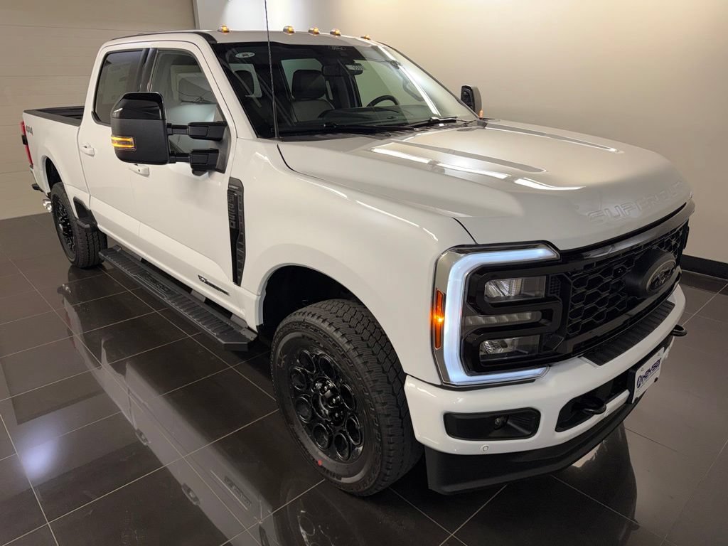 New 2026 Ford F250 Lariat w/ Black Appearance Package