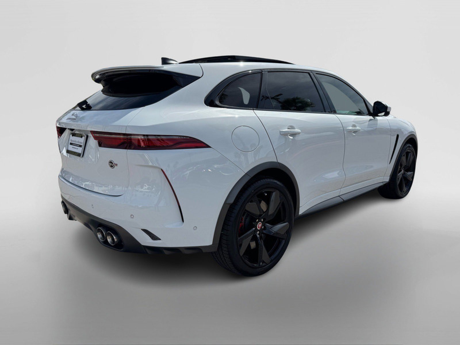 Used 2023 Jaguar F-PACE SVR image 5