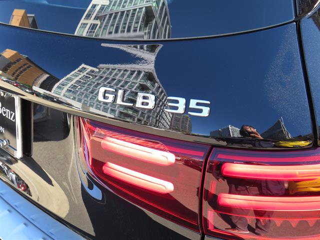 Used 2025 Mercedes-Benz GLB 35 AMG 4MATIC image 31