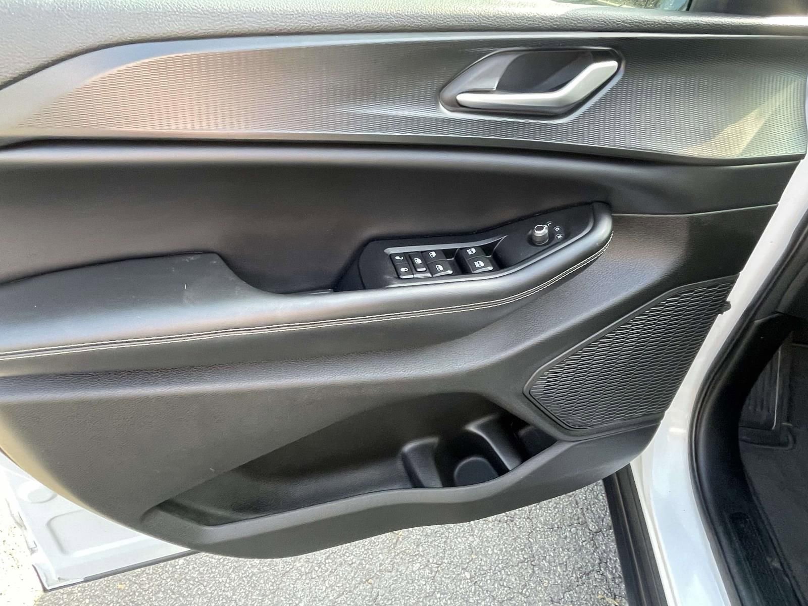 Used 2024 Jeep Grand Cherokee Altitude image 16