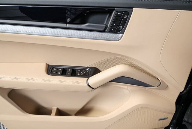 New 2026 Porsche Cayenne S image 6