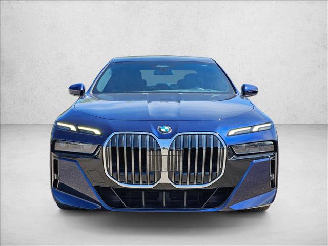 Certified 2023 BMW 760i xDrive video 2
