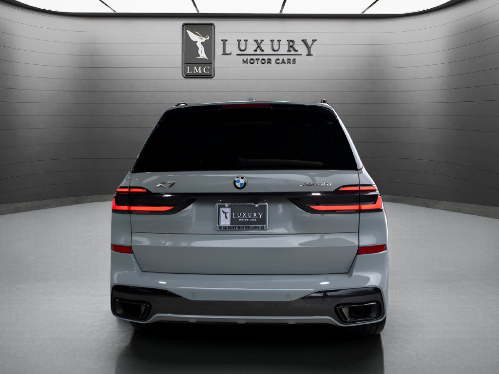 Used 2024 BMW X7 xDrive40i w/ M Sport Package AWD/4WD image 7