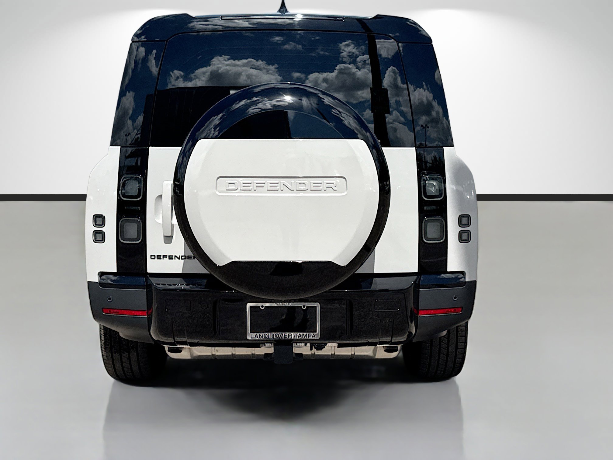 New 2026 Land Rover Defender 130 S image 4