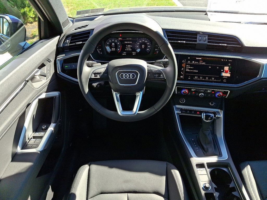 New 2025 Audi Q3 2.0T Premium image 10