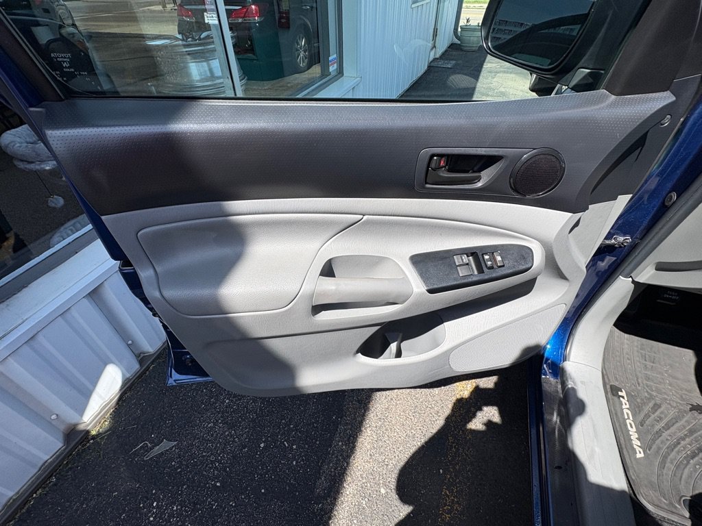 Used 2015 Toyota Tacoma 2WD Access Cab image 8