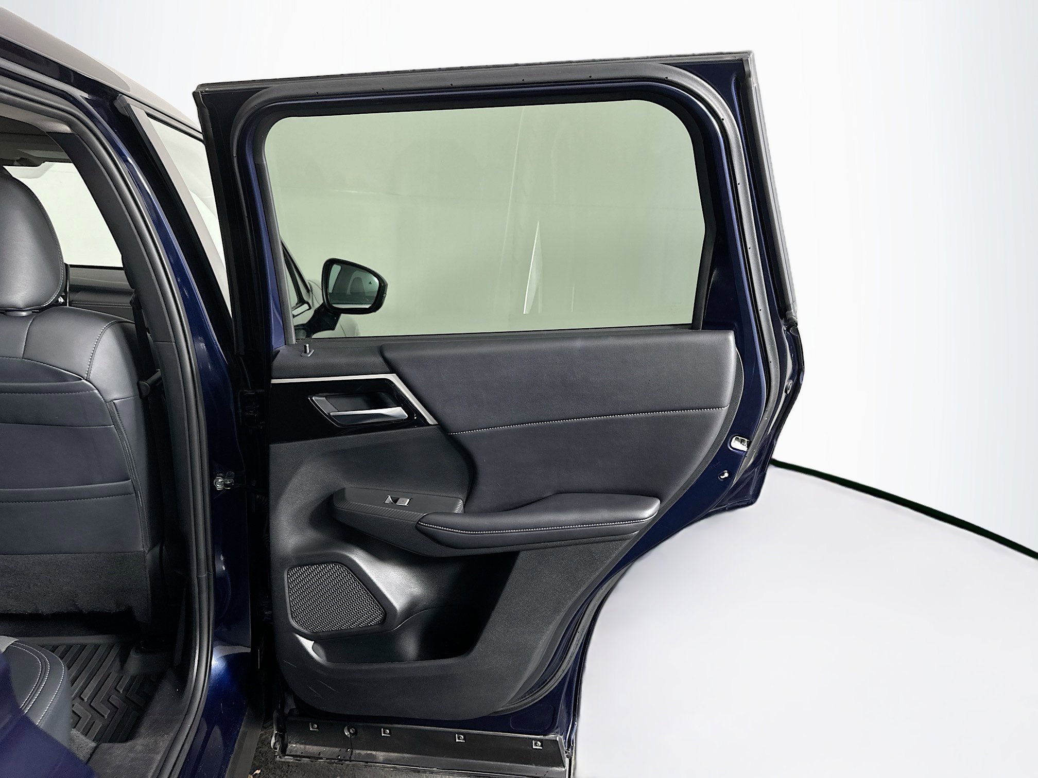 Used 2024 Mitsubishi Outlander SE image 32