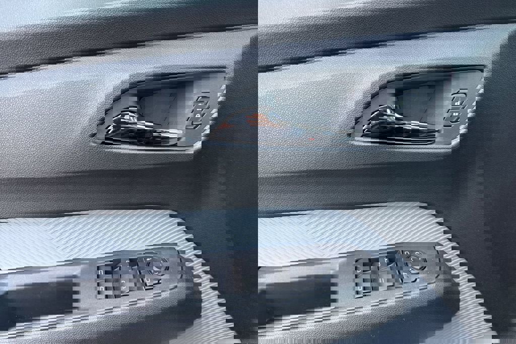 New 2027 Chevrolet Bolt LT w/ Comfort Package image 11