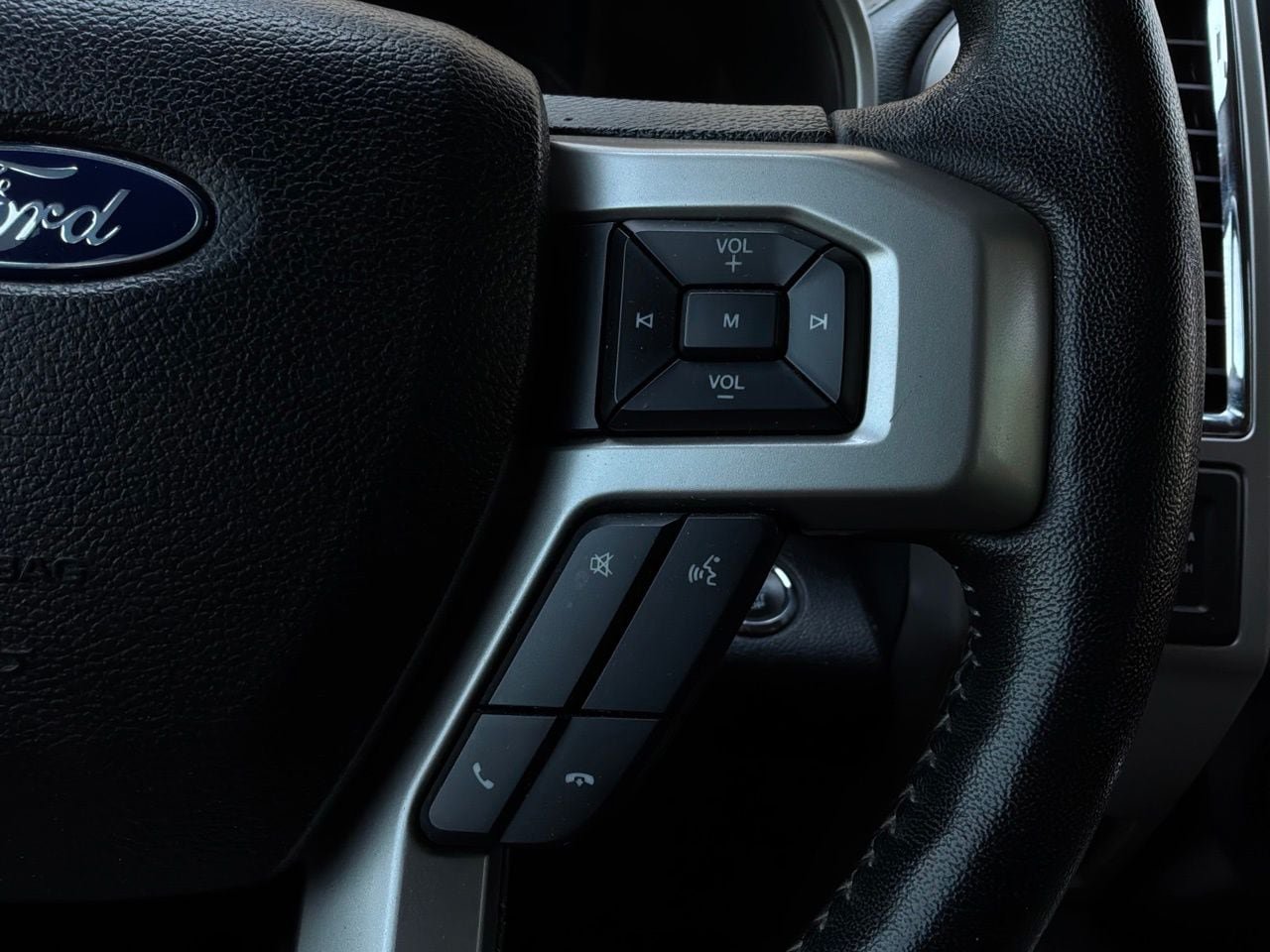 Used 2017 Ford F150 Lariat w/ Equipment Group 501A Mid AWD/4WD image 43