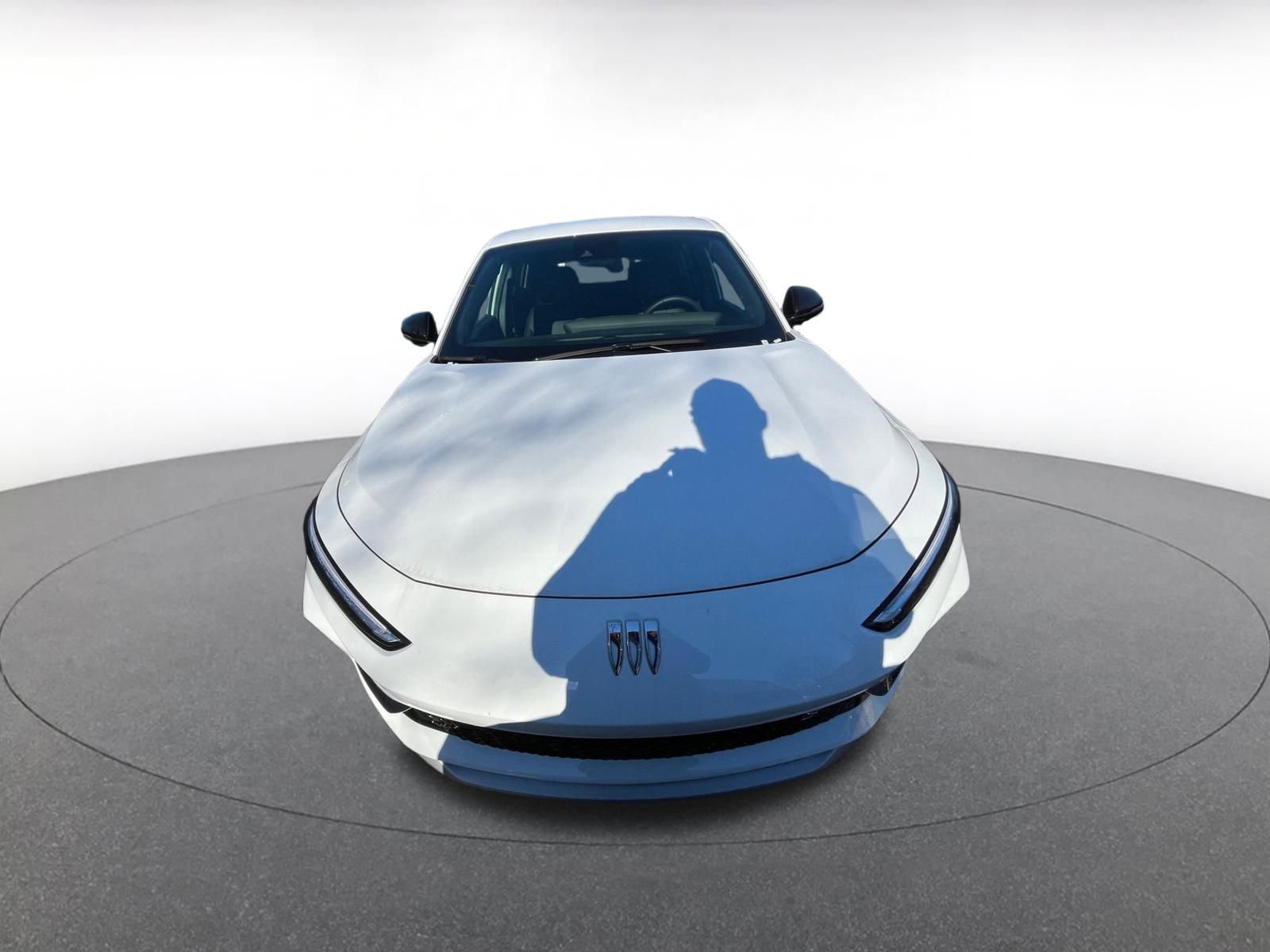 Used 2025 Buick Envista Sport Touring image 2