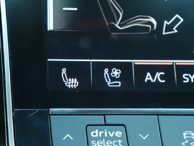 Used 2019 Audi Q8 Premium Plus w/ Premium Plus AWD/4WD image 4